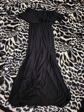 Women's Black Off-Shoulder Maxi Dress - Classic Summer Style